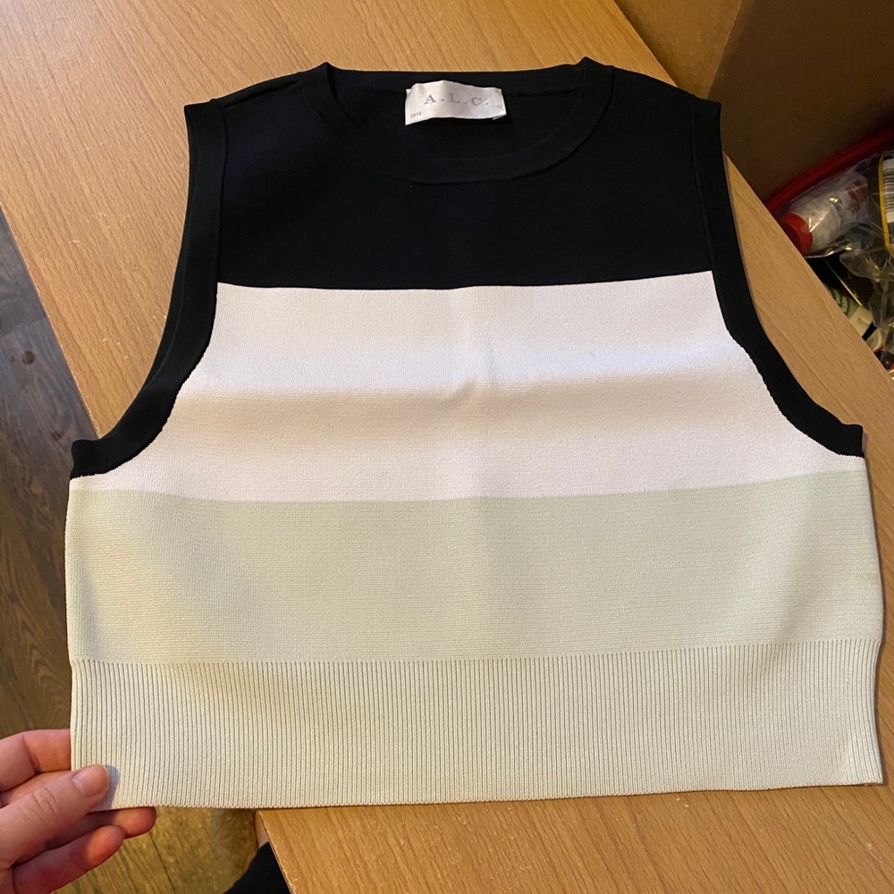 Sleeveless knit top